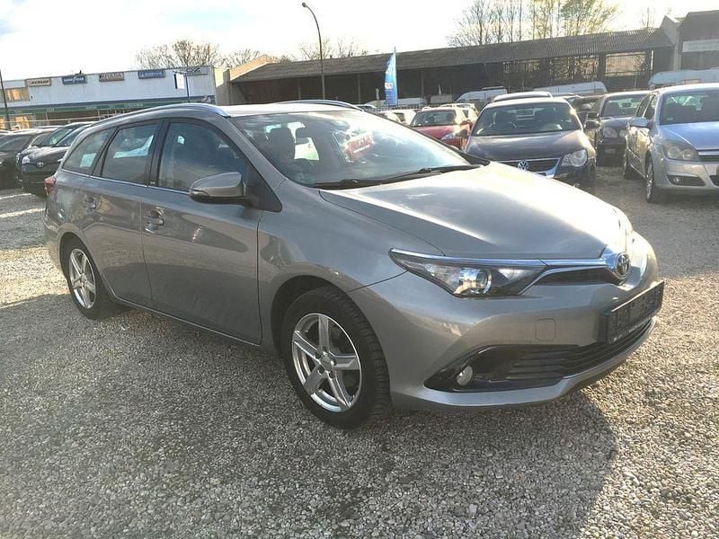 Gebraucht Toyota Auris Edition-S 116 PS (85 kW) 2017 Grau Limousine