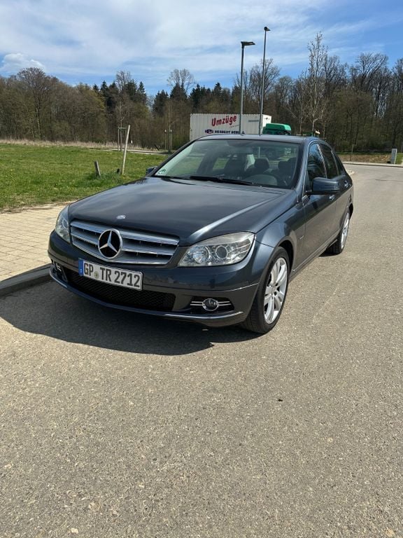 Grau Gebraucht 2009 Mercedes C220 Avantgarde Limousine | 6.990 € (Guter Preis) - Bild 1/4