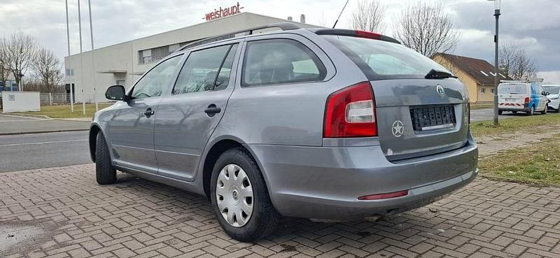 Gebraucht Skoda Octavia Fun 105 PS (77 kW) 2013 Grau Kombi