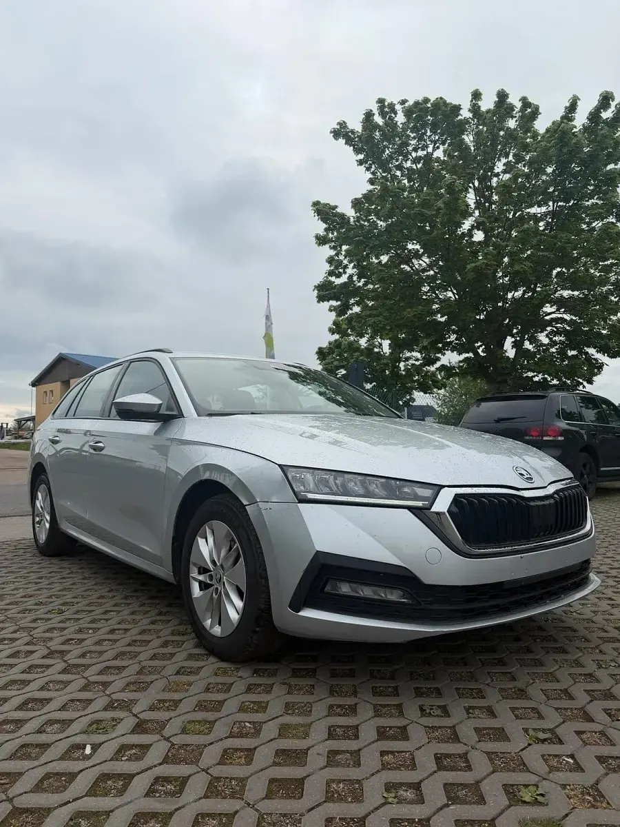 Gebraucht Skoda Octavia 150 PS (110 kW) 2021 Silber Kombi