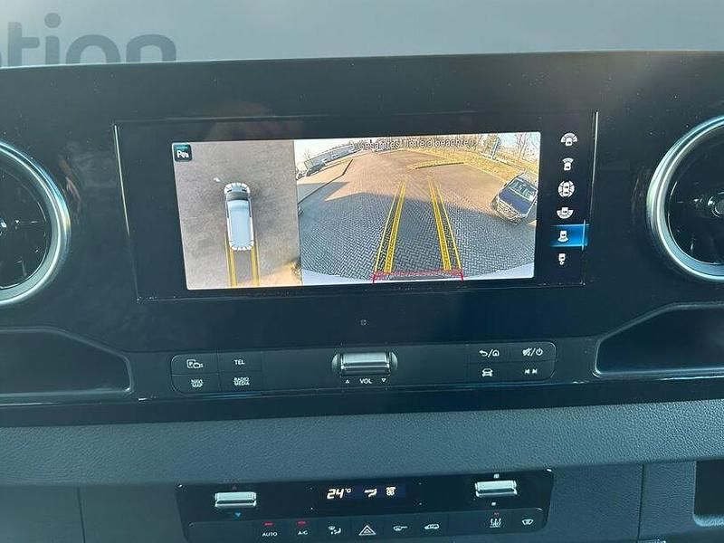 Używany Mercedes Sprinter 190 KM (139 kW) 2024 Biały Van