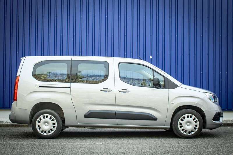 Silber Gebraucht 2021 Opel Combo Life Kombi | 19.000 € (Guter Preis) - Bild 1/4