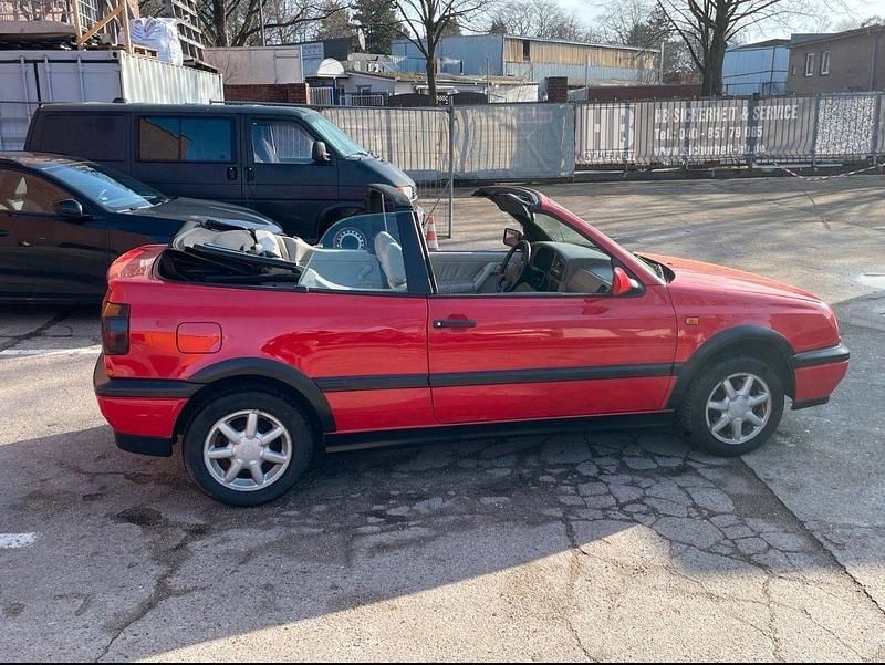 Second-hand VW Golf 90 CP (66 kW) 1994 Roșu Cabrio