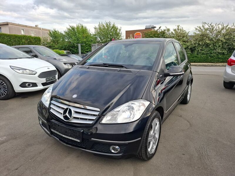 Schwarz Gebraucht 2012 Mercedes A180 Limousine | 6.999 € (Guter Preis) - Bild 1/4