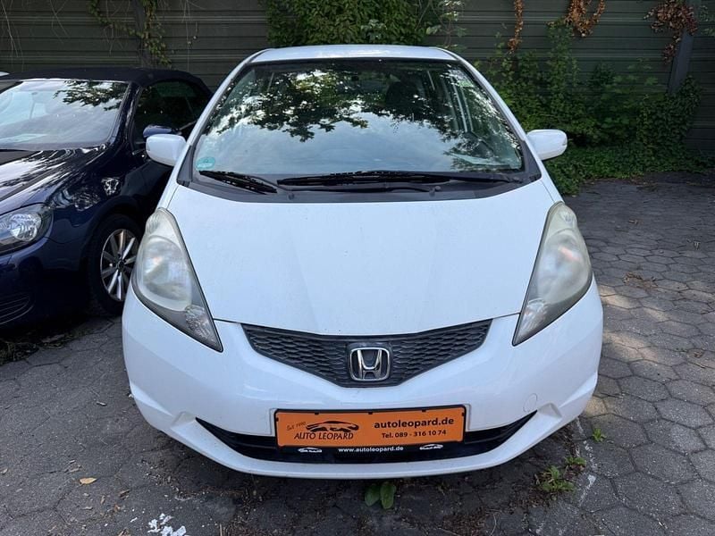 Weiß Gebraucht 2009 Honda Jazz Comfort Kleinwagen | 2.100 € (Guter Preis) - Bild 1/4