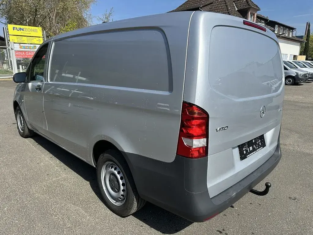 Gebraucht Mercedes Vito 163 PS (119 kW) 2020 Brillantsilber metallic Van