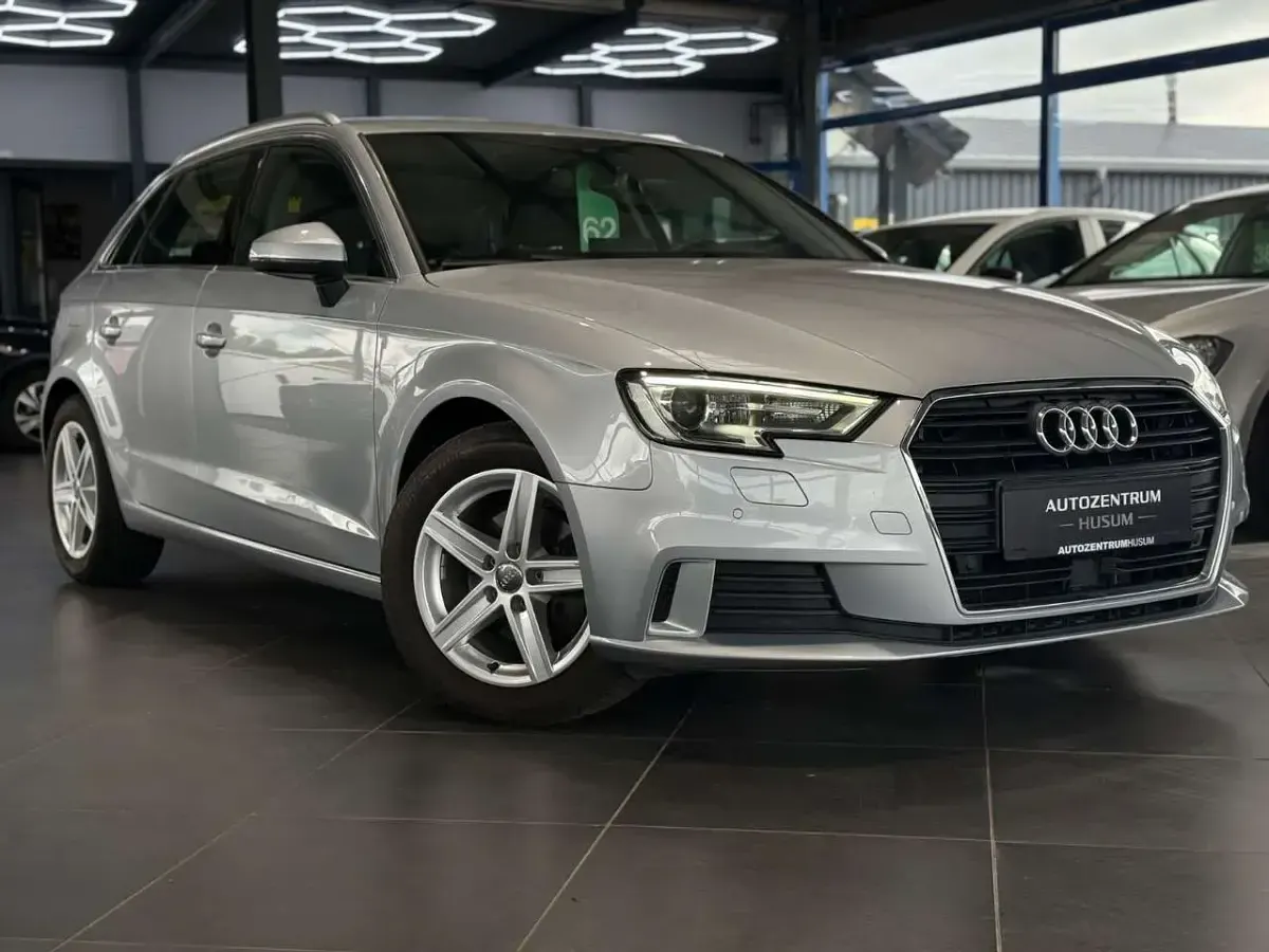 Gebraucht Audi A3 Sport 150 PS (110 kW) 2018 Silber Limousine