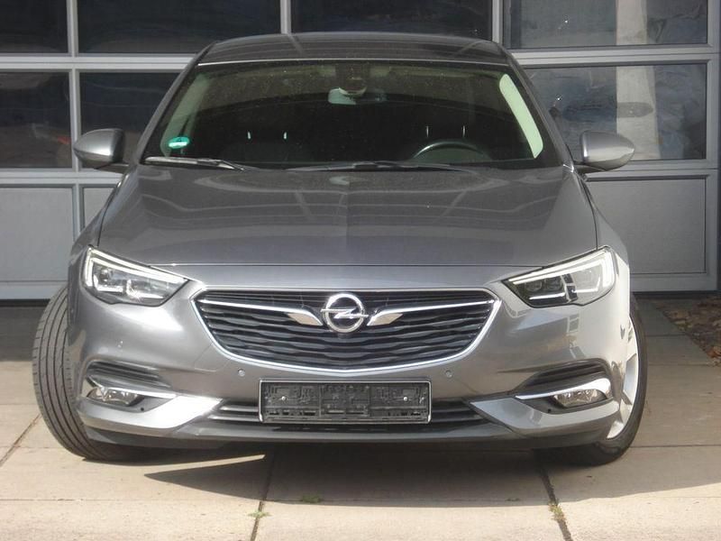 Grau Gebraucht 2018 Opel Insignia Innovation Limousine | 11.950 € (Fairer Preis) - Bild 1/4