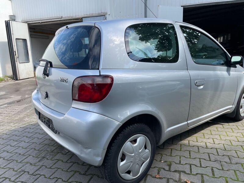 Gebraucht Toyota Yaris Sol 87 PS (63 kW) 2003 Silber