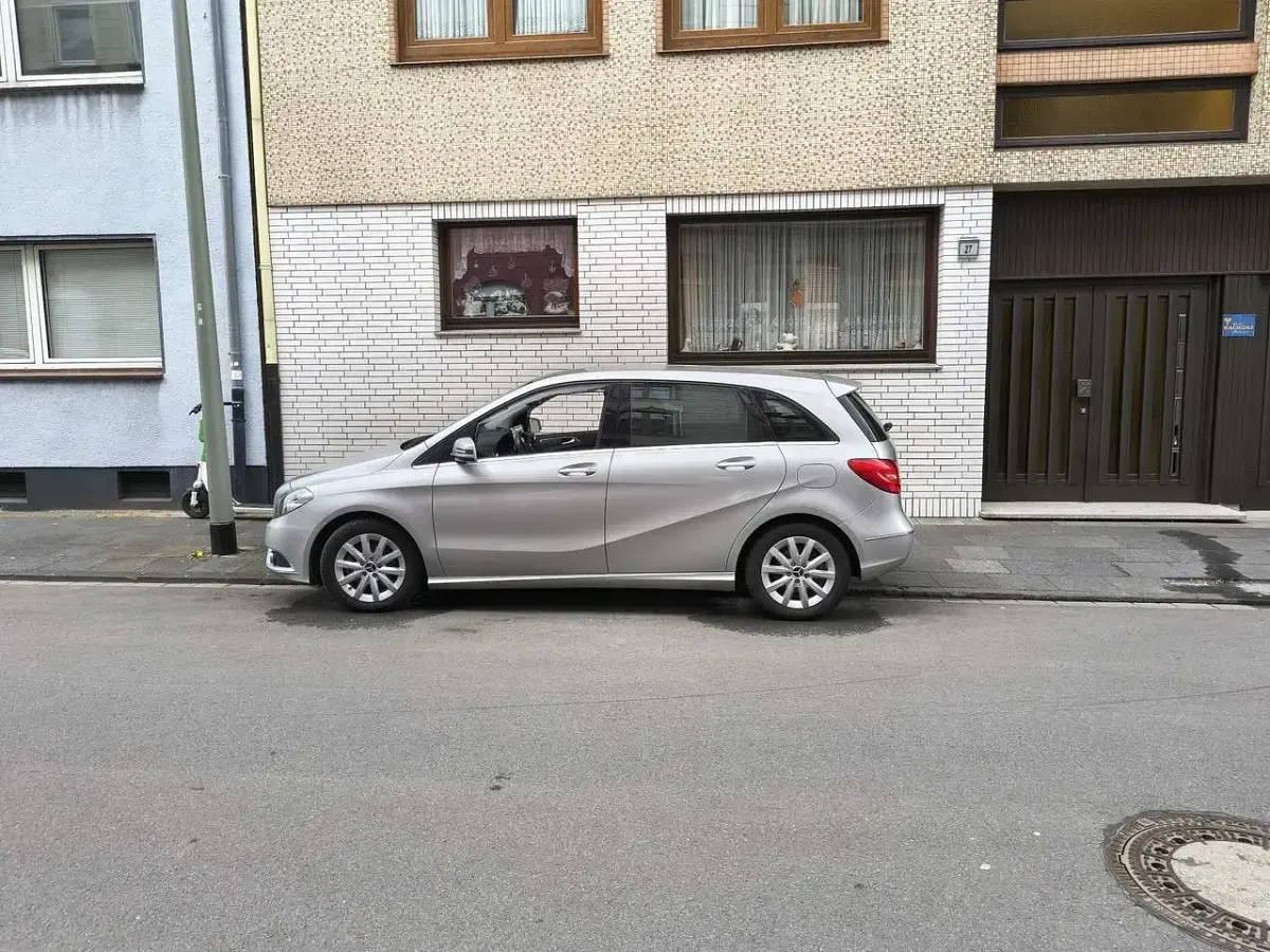 Second-hand Mercedes B180 122 CP (89 kW) 2012 Monovolum