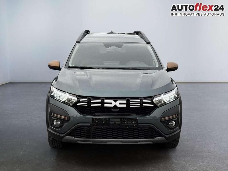 Neu Dacia Jogger Extreme 101 PS (74 kW) 2025 Zeder grün metallic Van / Kleinbus