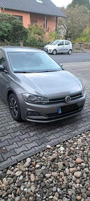 Grau Gebraucht 2020 VW Polo IQ Drive Kleinwagen | 13.000 € (Guter Preis) - Bild 1/4
