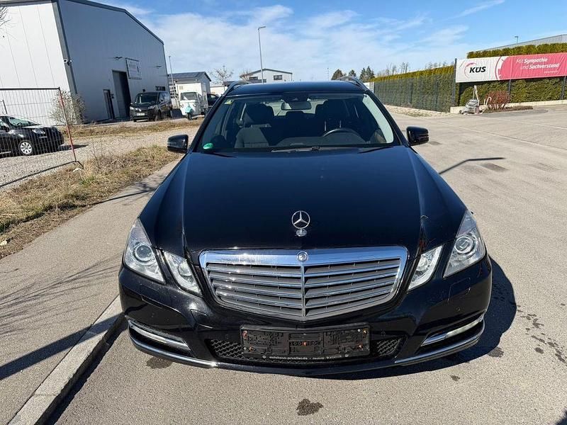 Gebraucht Mercedes E250 204 PS (150 kW) 2011 Schwarz Limousine