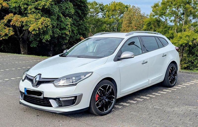 Weiß Gebraucht 2015 Renault Mégane GT Line GT-Line Limousine | 10.999 € (Fairer Preis) - Bild 1/4