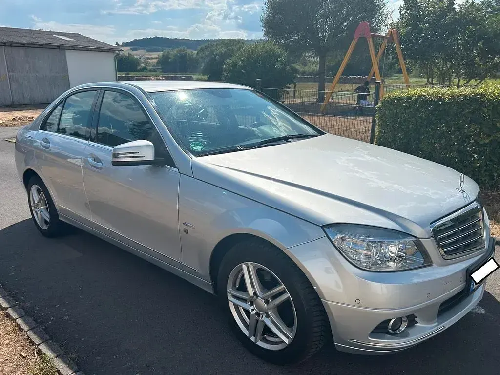 Gebraucht Mercedes C180 156 PS (114 kW) 2010 Silber Limousine