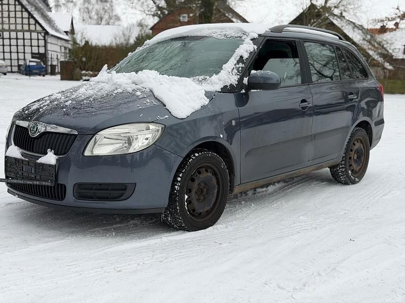 Grau Gebraucht 2008 Skoda Fabia Kombi | 1.150 € (Guter Preis) - Bild 1/4