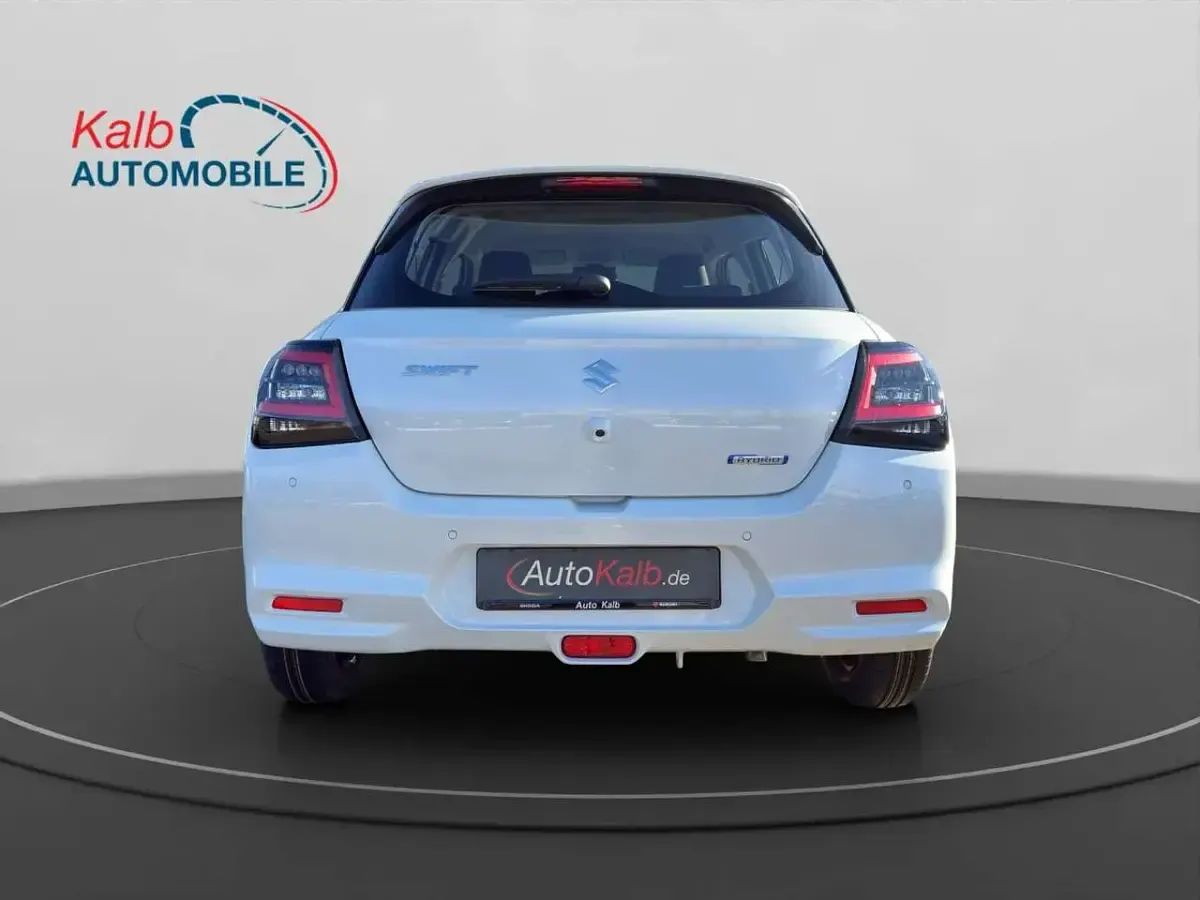 Neu Suzuki Swift Club 83 PS (61 kW) 2026 Pure white pearl metallic Kleinwagen