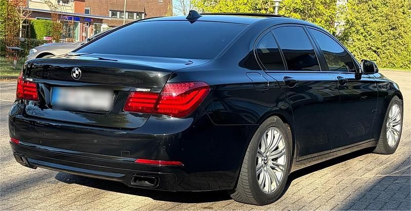 Usata BMW 730 258 CV (189 kW) 2012 Nero Berlina