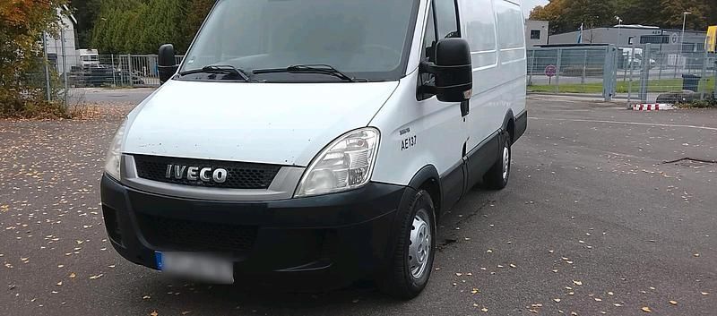 Weiß Gebraucht 2009 Iveco Daily Van / Kleinbus | 5.250 € - Bild 1/4
