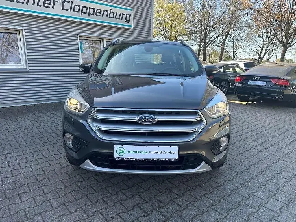 Gebraucht Ford Kuga Titanium 182 PS (133 kW) 2017 Grau SUV