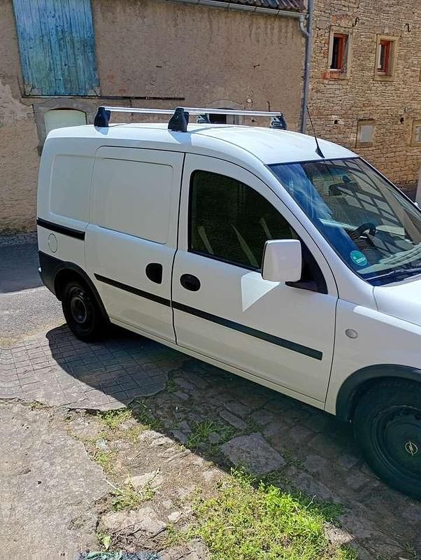 Second-hand Opel Combo 75 CP (55 kW) 2010 Monovolum
