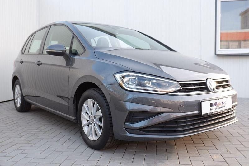 Grau Gebraucht 2019 VW Golf Sportsvan Van / Kleinbus | 15.490 € (Etwas zu teuer) - Bild 1/4