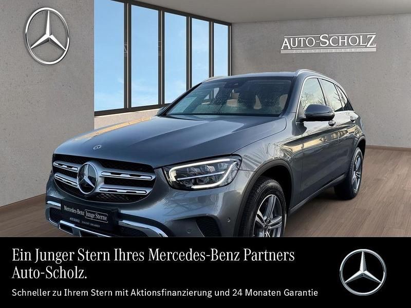 Grau Gebraucht 2021 Mercedes GLC300e SUV | 40.875 € (Fairer Preis) - Bild 1/4