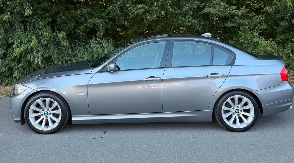 Gebraucht BMW 320 M Sport 177 PS (130 kW) 2009 Grau Limousine