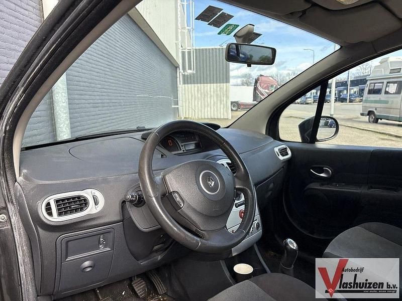 Gebraucht Renault Grand Modus Dynamique 86 PS (63 kW) 2010 Schwarz Van / Kleinbus