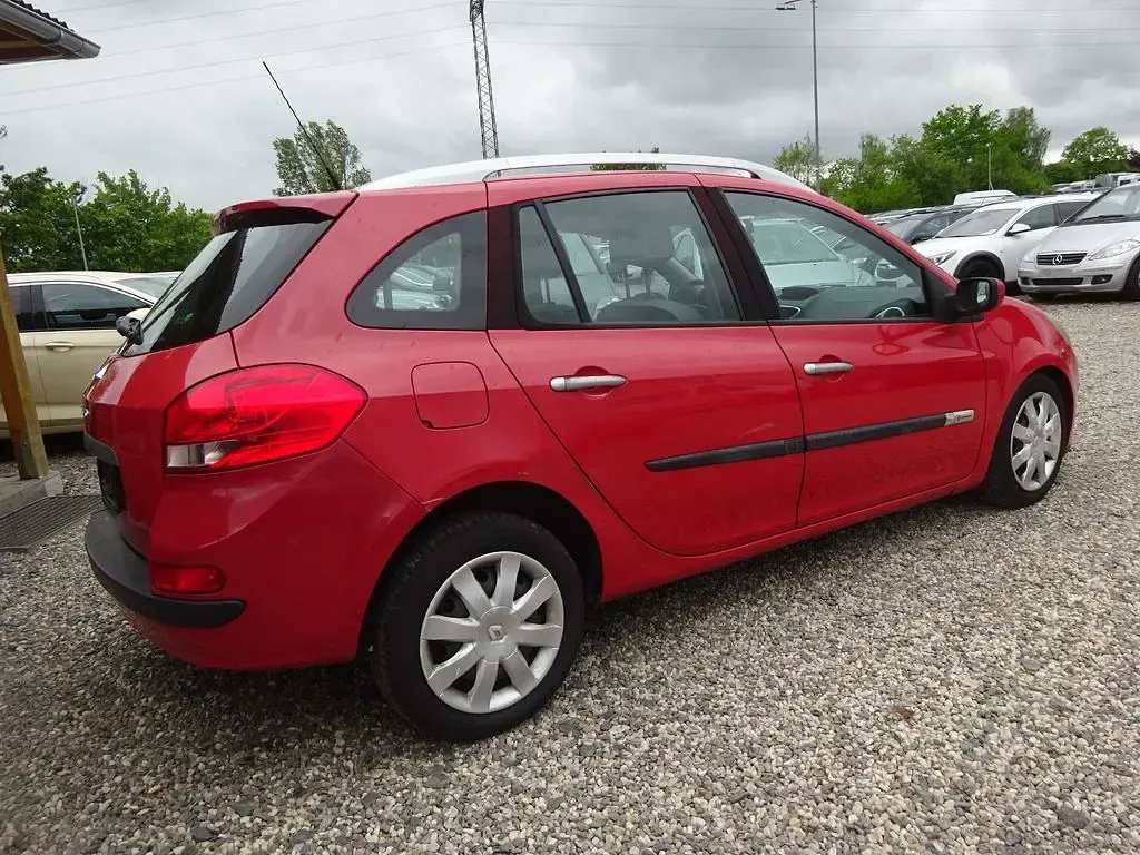 Gebraucht Renault Clio II Rip Curl 75 PS (55 kW) 2009 Rot Limousine