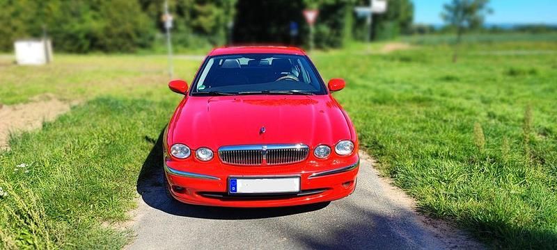 Rot Gebraucht 2004 Jaguar X-type Executive Limousine | 3.950 € (Fairer Preis) - Bild 1/4