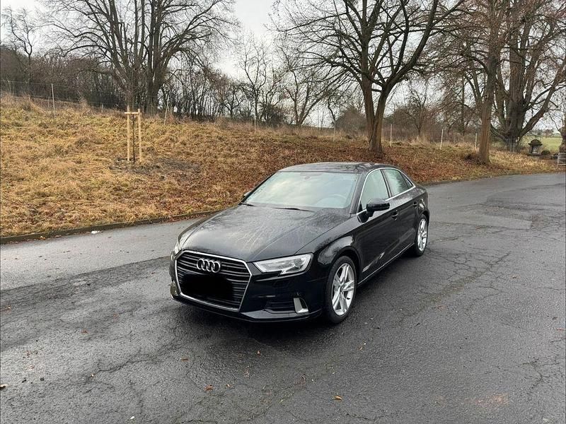 Schwarz Gebraucht 2019 Audi A3 Sport Limousine | 16.700 € (Superpreis) - Bild 1/4