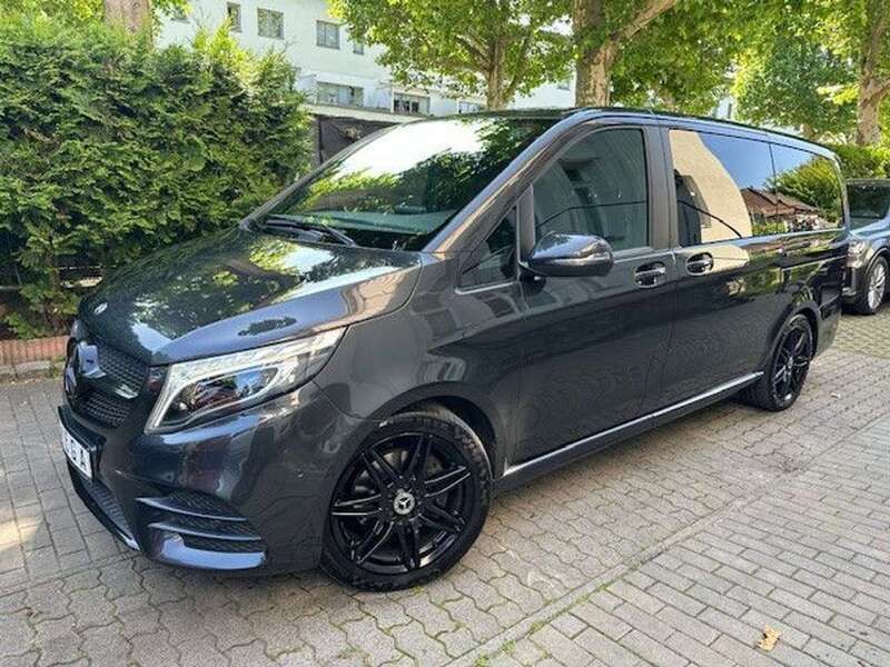 Lackfarbe graphitgrau metallic Gebraucht 2019 Mercedes V300 Exclusive Van / Kleinbus | 44.950 € - Bild 1/4