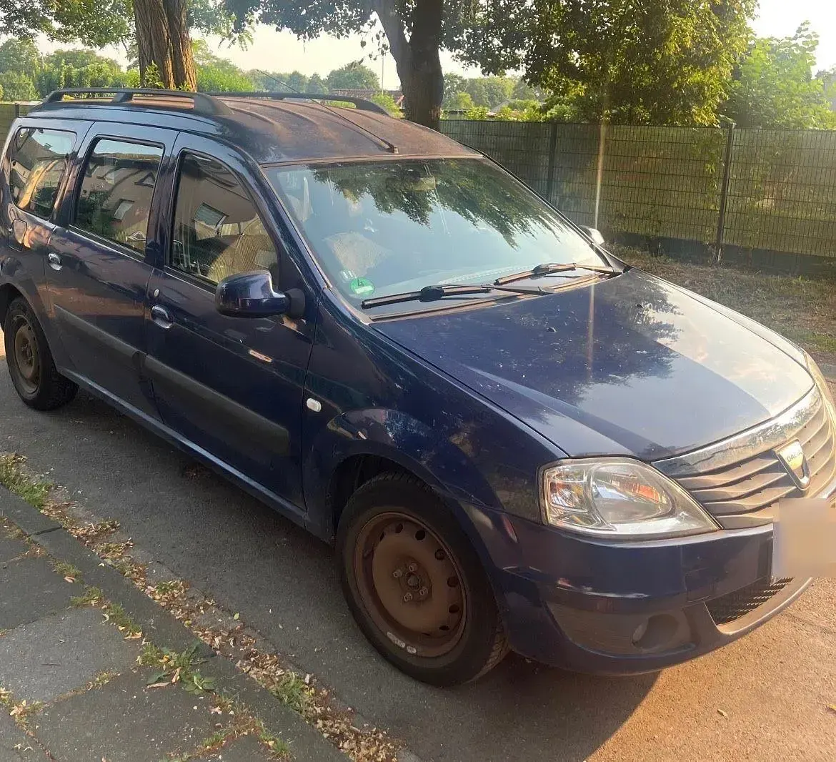 Gebraucht Dacia Logan MCV Lauréate 87 PS (63 kW) 2009 Blau Limousine