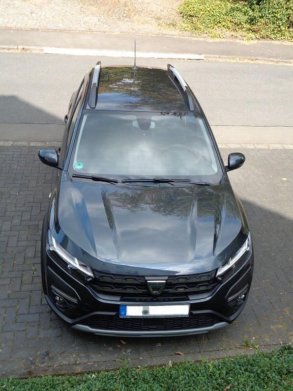 Grau Gebraucht 2021 Dacia Sandero Comfort Kleinwagen | 12.000 € (Fairer Preis) - Bild 1/4