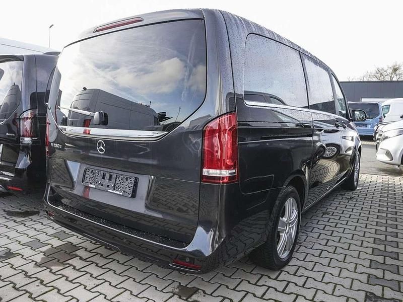 Gebraucht Mercedes E250 Avantgarde 190 PS (139 kW) 2021 Graphitgrau Kombi