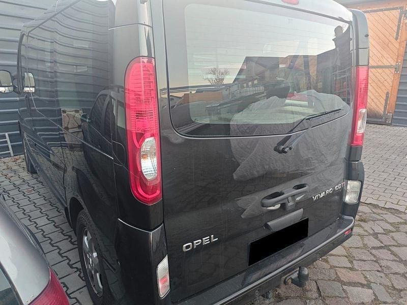 Schwarz Gebraucht 2014 Opel Vivaro Cosmo Van | 12.000 € (Etwas zu teuer) - Bild 1/4