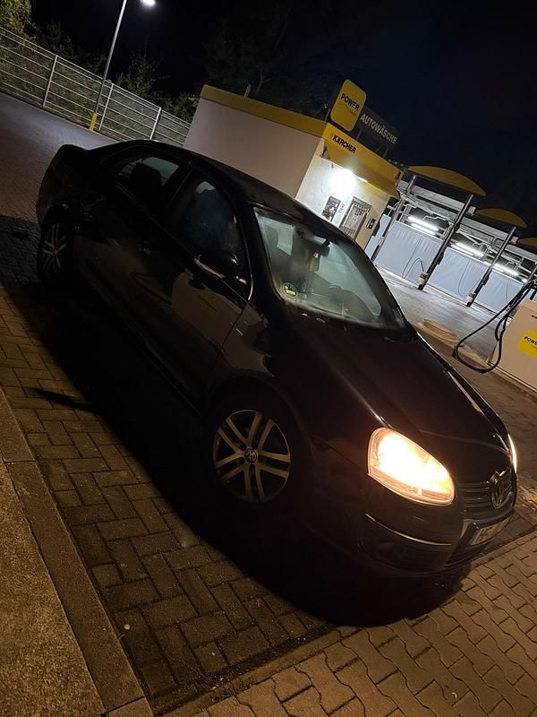 Schwarz Gebraucht 2006 VW Jetta Limousine | 3.650 € (Fairer Preis) - Bild 1/4