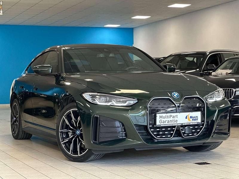 Sanremo green metallic Gebraucht 2023 BMW i4 M Sport Limousine | 40.999 € (Fairer Preis) - Bild 1/4