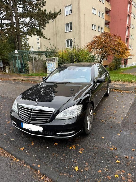Gebraucht Mercedes S500 435 PS (319 kW) 2011 Schwarz Limousine
