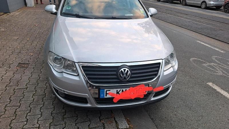 Grau Gebraucht 2010 VW Passat Limousine | 4.650 € (Etwas zu teuer) - Bild 1/4