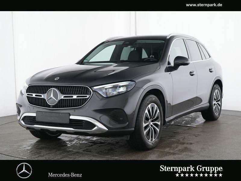 Grau Gebraucht 2024 Mercedes GLC200 Advanced Plus SUV | 48.980 € (Fairer Preis) - Bild 1/4
