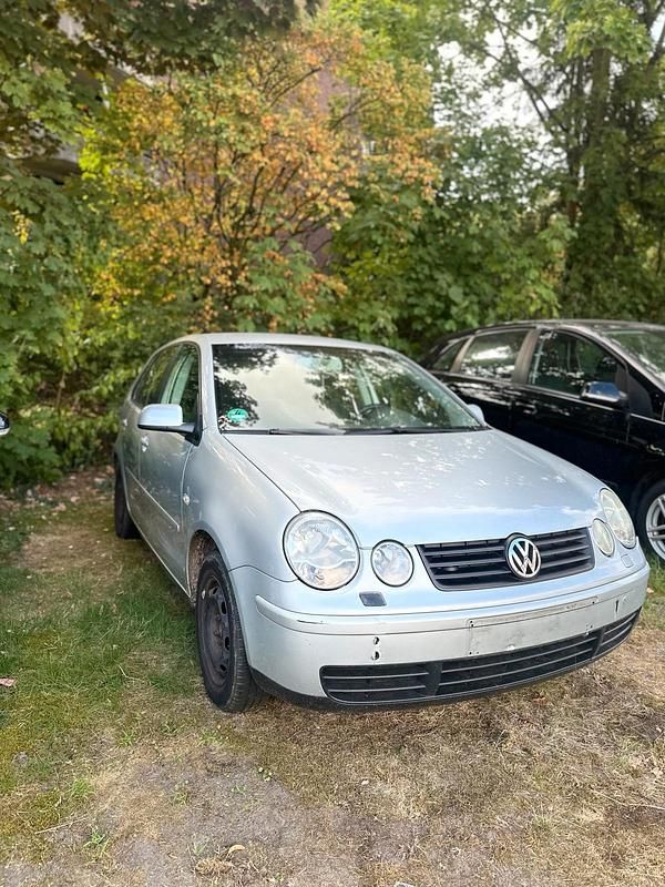 Silber Gebraucht 2004 VW Polo Kleinwagen | 350 € (Superpreis) - Bild 1/4