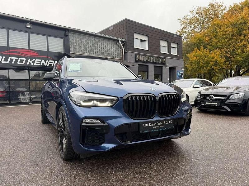 Phytonicblau metallic Gebraucht 2020 BMW X5 M SUV | 55.900 € - Bild 1/4
