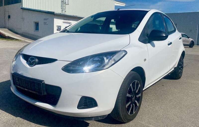 Weiß Gebraucht 2009 Mazda 2 Impuls Kleinwagen | 2.450 € (Guter Preis) - Bild 1/4