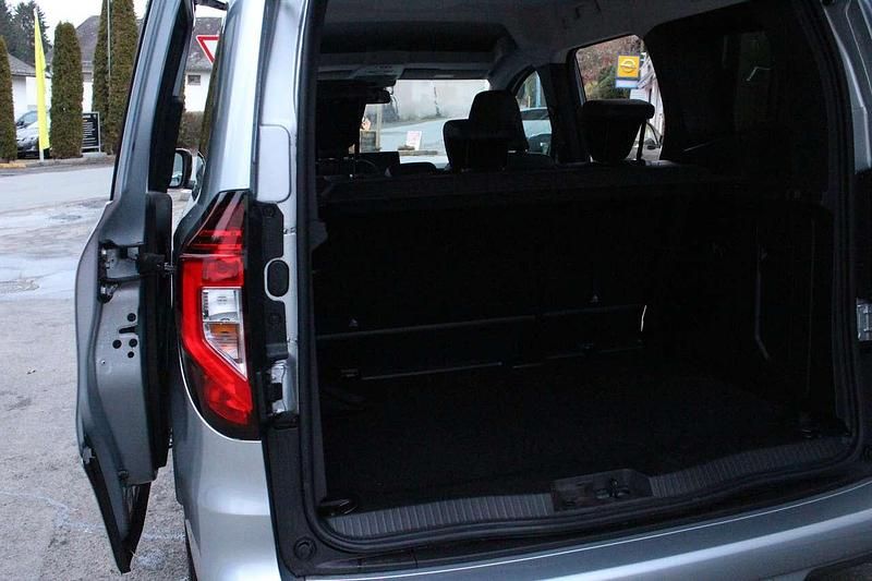 Neu Nissan Townstar Tekna 131 PS (96 kW) 2025 Silber metallic Van / Kleinbus