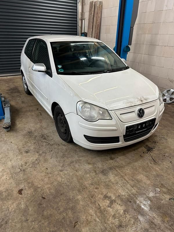 Weiß Gebraucht 2006 VW Polo Kleinwagen | 500 € (Superpreis) - Bild 1/4
