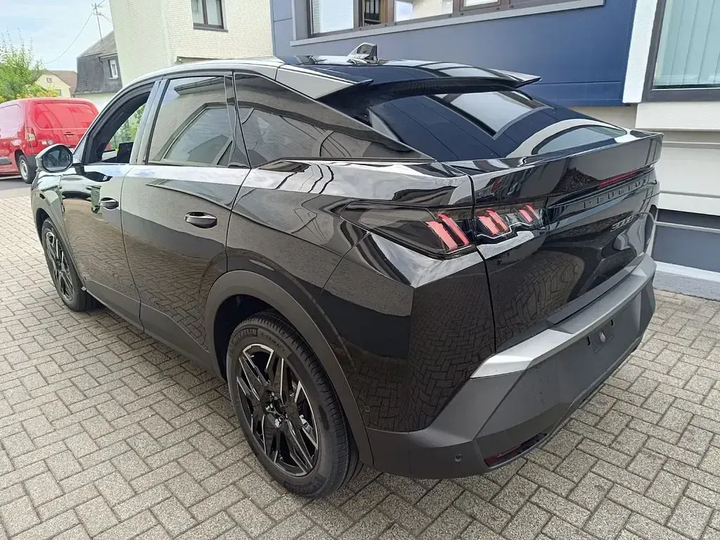 Neu Peugeot 3008 Allure 145 PS (106 kW) 2026 Schwarz SUV