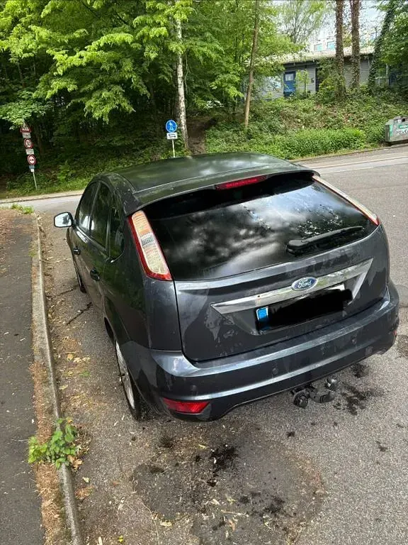 Gebraucht Ford Focus Titanium 136 PS (100 kW) 2008 Grau Limousine