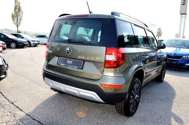 Gebraucht Skoda Yeti Outdoor Adventure 150 PS (110 kW) 2016 Grün metallic SUV